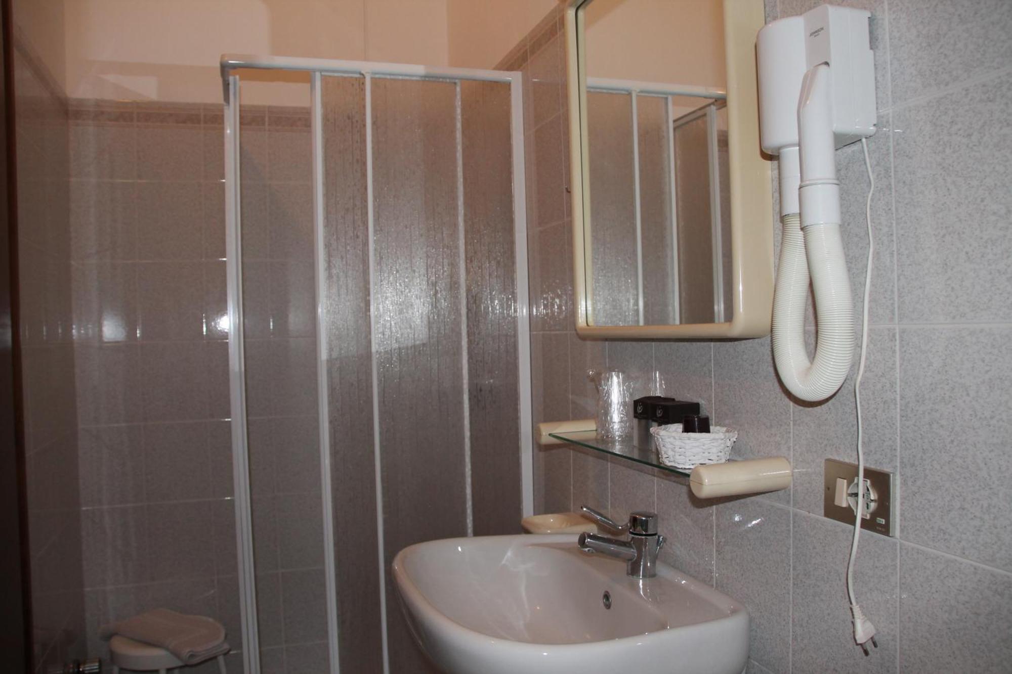 Hotel Helios Diano Marina Pokoj fotografie