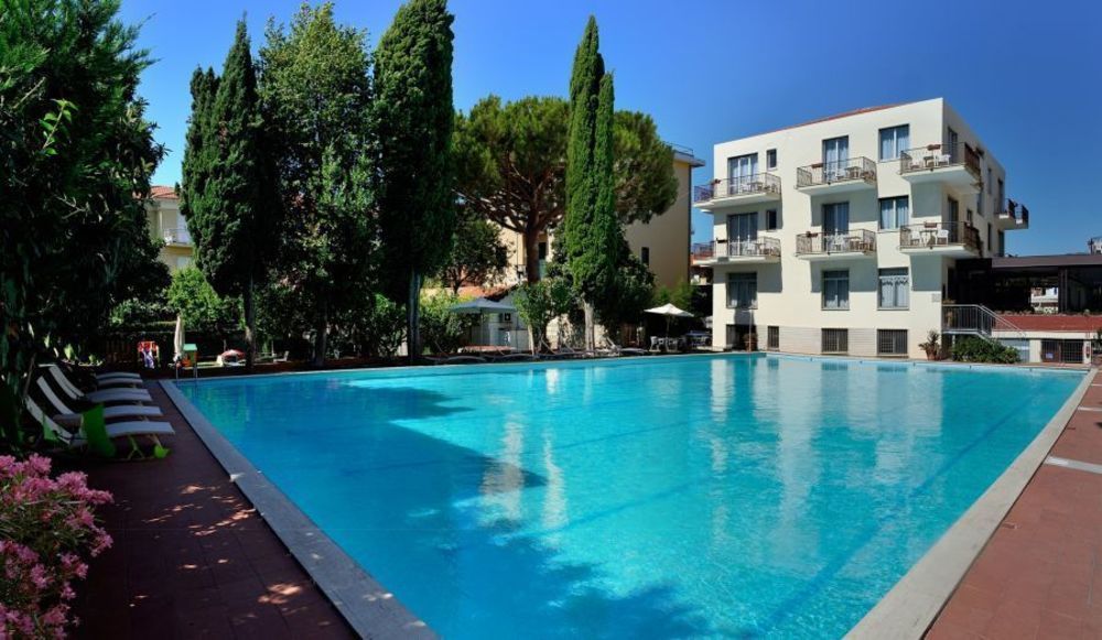 Hotel Helios Diano Marina Exteriér fotografie