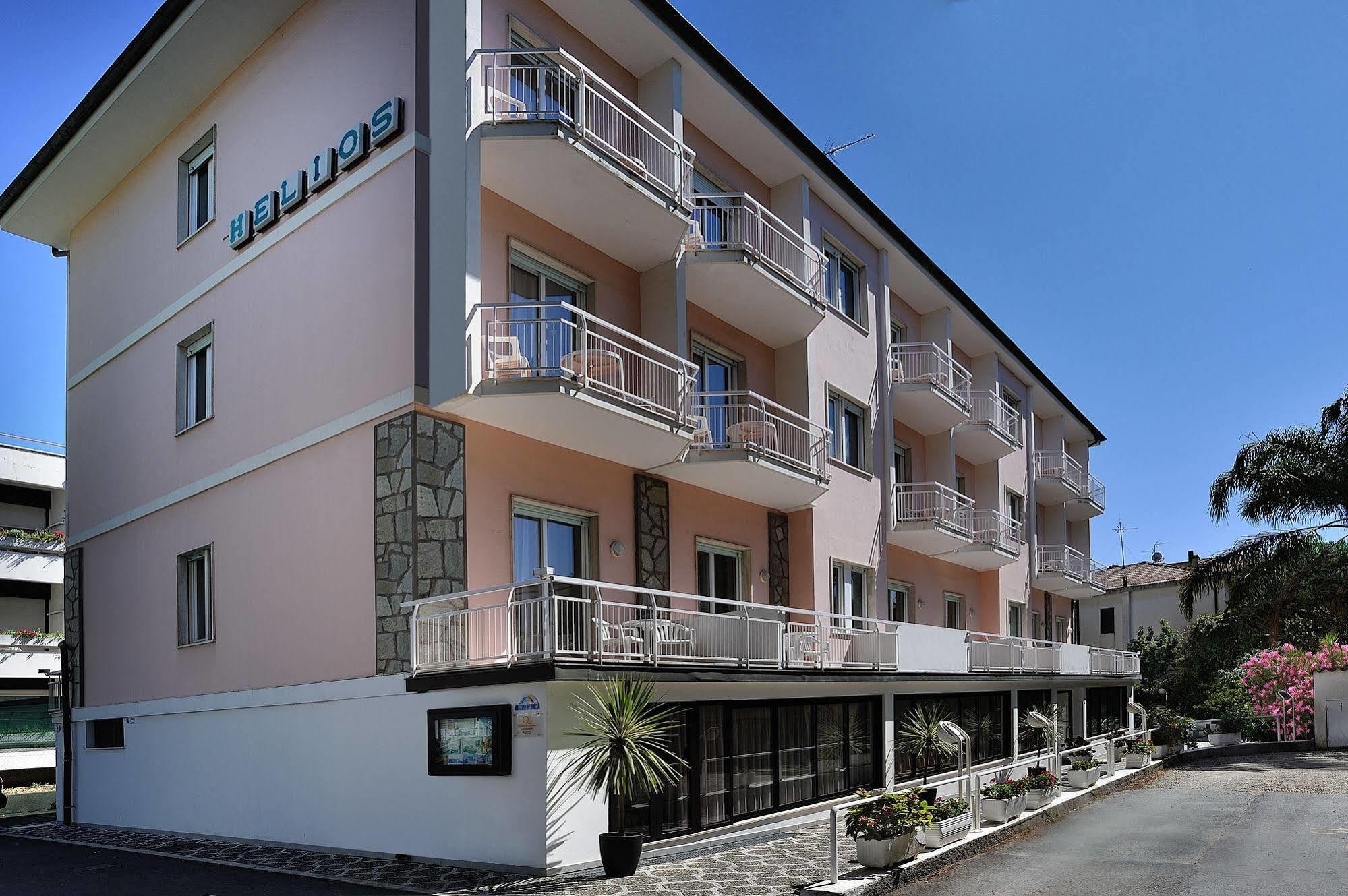 Hotel Helios Diano Marina Exteriér fotografie