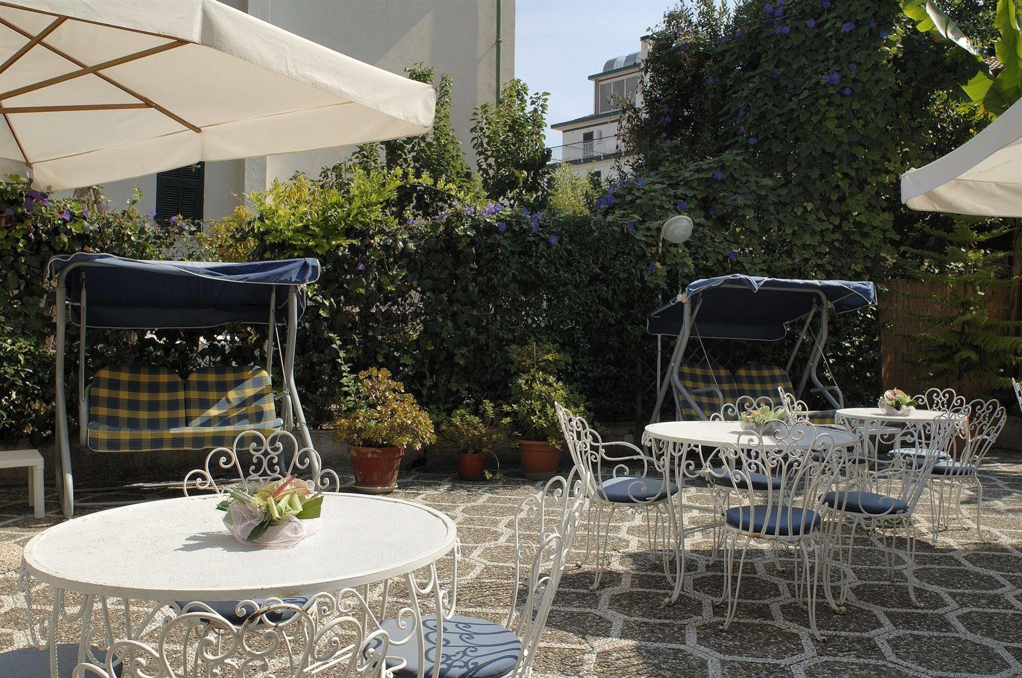Hotel Helios Diano Marina Exteriér fotografie